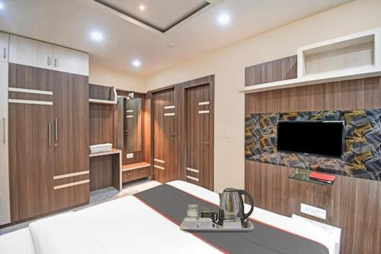كولكاتا Dharmatala Inn المظهر الخارجي الصورة